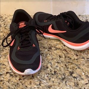 Nike flex TR 6 tennis shoes